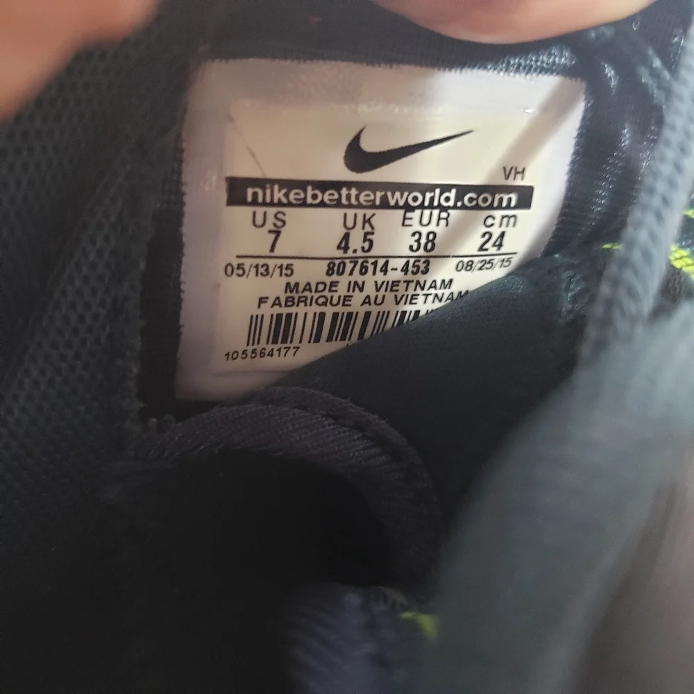 Nike Women Roshe One Prem Plus Green Camo, Purple Nike Sign Size 7